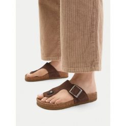 Japonki G-Star. Brązowe klapki damskie G-Star, bez wzorów, bez obcasa. Za 159.99 zł.
