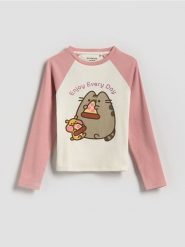 Bawełniana koszulka Pusheen - brudny róż. Czerwone koszulki dziewczęce Reserved, bez wzorów, z bawełny, bez ramiączek. Za 45.99 zł.