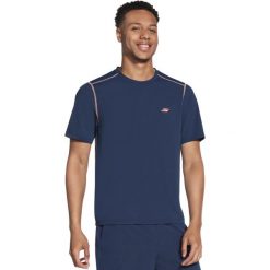 T-shirt sportowy z krótkim rękawem męski Go Dri All Day Tee. Niebieskie t-shirty męskie Skechers, m, bez wzorów, z materiału, bez kołnierzyka. Za 129.99 zł.