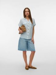 Vero Moda Bluzka w kolorze błękitnym rozmiar: L. Niebieskie bluzki damskie Vero Moda, l, bez wzorów, z wiskozy, bez kołnierzyka, bez ramiączek. Za 78.66 zł.