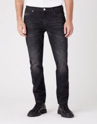 WRANGLER LARSTON MĘSKIE SPODNIE JEANSOWE LEGENDS W18S8966R 112145862. Spodnie materiałowe męskie Wrangler, bez wzorów, z jeansu. Za 219.99 zł.
