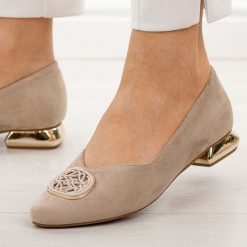 Beżowe baleriny damskie na obcasie Potocki 12808. Brązowe baleriny damskie POTOCKI, z aplikacjami, z jeansu, bez obcasa, na obcasie. Za 189.00 zł.