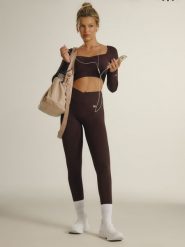 4F Legginsy treningowe damskie 4F x Anna Lewandowska - brązowe M. Brązowe legginsy damskie 4f, l, bez wzorów, z materiału. Za 129.99 zł.