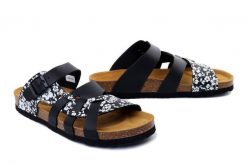 DR. BRINKMANN 700558-01 schwarz/weiss, klapki damskie. Czarne klapki damskie Dr. Brinkmann, bez wzorów, bez obcasa. Za 219.90 zł.