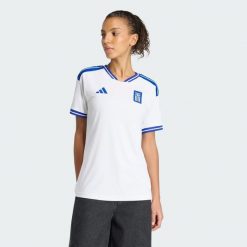 Koszulka podstawowa Grecja 26. Białe t-shirty damskie Adidas, bez wzorów, bez kołnierzyka. Za 439.00 zł.