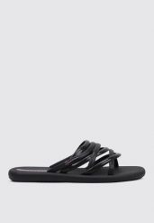 Klapki damskie Ipanema 83606AW816. Czarne klapki damskie Ipanema, bez wzorów, z materiału, bez obcasa. Za 67.99 zł.