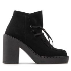 Botki Simple. Czarne botki damskie Simple, bez obcasa, na słupku, bez zapięcia. Za 509.99 zł.