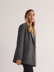 Płaszcz z wełną - szary. Szare płaszcze damskie Reserved, l, bez wzorów, z wełny. W wyprzedaży za 179.99 zł.