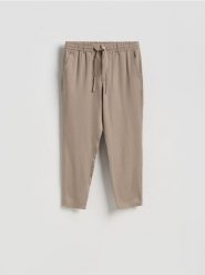 Spodnie z lyocellu - brązowy. Brązowe spodnie materiałowe męskie Reserved, bez wzorów, z lyocellu. Za 149.99 zł.