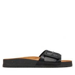 Klapki Tamaris. Czarne klapki damskie Tamaris, bez wzorów, bez obcasa. Za 239.99 zł.