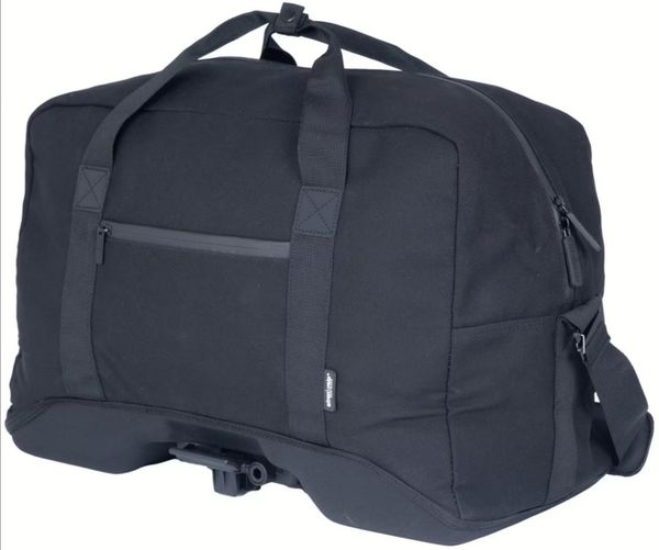 System - Torba na bagażnik „Metro Duffle”. Czarne torby męskie na ramię ATRAN VELO, bez wzorów, z gumy, bez dodatków. Za 337.00 zł.