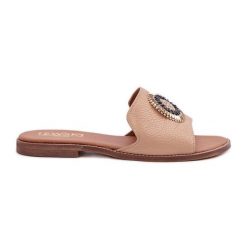 Lewski Shoes Skórzane Klapki Z Ozdobą Na Płaskim Obcasie Lewski 3047/O Beżowe brązowe. Brązowe klapki damskie z aplikacjami, ze skóry, bez obcasa, na płaskiej podeszwie. Za 432.39 zł.