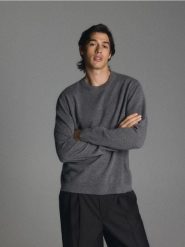 Melanżowy sweter z wełny - szary. Szare swetry męskie Reserved, l, bez wzorów, z dzianiny, bez kołnierzyka. Za 199.99 zł.