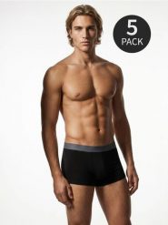 Bawełniane bokserki classic 5 pack - czarny. Czarne bokserki męskie Sinsay, bez wzorów, z bawełny. Za 49.99 zł.