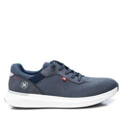 Buty męskie Xti 142304 Navy. Niebieskie buty sportowe na co dzień męskie XTI, z gumy, bez zapięcia, trekkingowe. Za 248.35 zł.