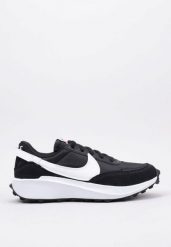 Buty sportowe damskie Nike Wmns Waffle Debut. Białe buty sportowe na co dzień damskie Nike, bez wzorów, z materiału, trekkingowe. Za 281.50 zł.