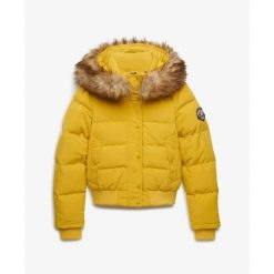 Damska kurtka z kapturem Superdry Everest. Żółte kurtki damskie Superdry., bez wzorów, z puchu, z kapturem. Za 686.10 zł.