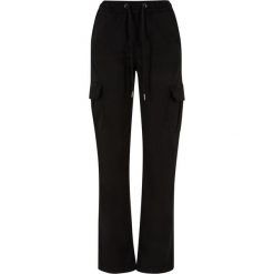 Damskie spodnie cargo z wysokim stanem Urban Classics Twill. Czarne spodnie materiałowe damskie Urban Classics, bez wzorów, z bawełny, eleganckie, z podwyższonym stanem. Za 206.95 zł.