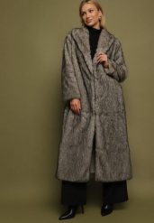 Beżowo-Czarny Długi Płaszcz Futrzany z Kołnierzem Banisse. Brązowe płaszcze damskie Born2be, l, bez wzorów, z futra, eleganckie. Za 349.99 zł.