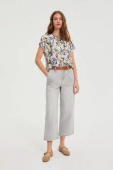 Jeansy z szerokimi nogawkami szare. Szare jeansy damskie MOODO. Za 149.99 zł.