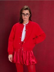 Kurtka bomberka z kieszeniami - czerwony. Czerwone kurtki damskie Sinsay, l, bez wzorów, bez kaptura. Za 79.99 zł.