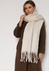 Jasnobeżowy Szalik z Frędzlami Owedarria. Brązowe szaliki i kominy damskie Born2be, bez wzorów, z dresówki. Za 44.99 zł.