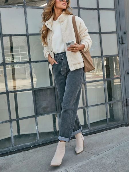 LA Angels Kurtka pluszowa w kolorze kremowym rozmiar: M. Brązowe kurtki damskie LA Angels, m, bez wzorów, z polaru, bez kaptura. Za 208.36 zł.