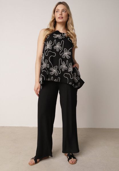 Czarny Rustykalny Komplet z Wiskozy i Lnu Spodnie i Bluzka z Haftem Acalerodia. Czarne spodnie materiałowe damskie Born2be, z aplikacjami, z materiału, boho. Za 129.99 zł.