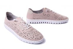 RIEKER M2354-31 pink, półbuty damskie. Czerwone półbuty damskie Rieker, bez wzorów, bez obcasa. Za 271.92 zł.