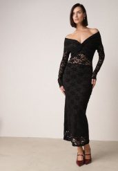 Czarna Dopasowana Sukienka Koronkowa z Odkrytymi Ramionami i Węzłem Serehaneh. Czarne sukienki damskie Born2be, na co dzień, l, z aplikacjami, z koronki, eleganckie, bez kołnierzyka, bez ramiączek, midi, dopasowane. Za 199.99 zł.