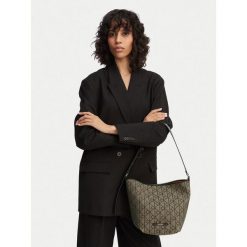 Torebka Calvin Klein. Brązowe torebki klasyczne damskie CALVIN KLEIN, bez wzorów, bez dodatków. Za 529.99 zł.