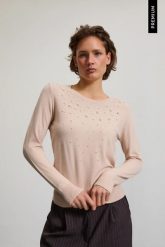 Sweter z ozdobnymi koralikami beżowy. Brązowe swetry klasyczne damskie MOODO, l, z poliamidu, bez kołnierzyka. Za 149.99 zł.