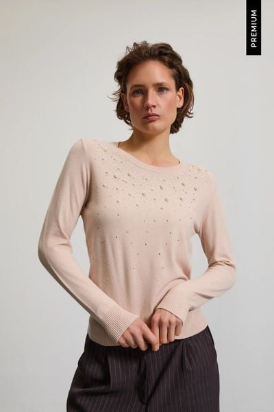 Sweter z ozdobnymi koralikami beżowy. Brązowe swetry klasyczne damskie MOODO, l, z poliamidu, bez kołnierzyka. Za 149.99 zł.