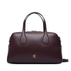 Torebka Calvin Klein. Czerwone torebki klasyczne damskie CALVIN KLEIN, bez wzorów, bez dodatków. Za 569.99 zł.
