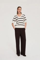 Bluza w paski z krótkimi rękawami biała. Białe bluzy bez kaptura damskie MOODO, l, z bawełny. Za 89.99 zł.