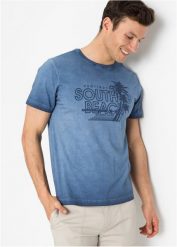 T-shirt z efektem wytarcia, z czystej bawełny organicznej. Niebieskie t-shirty męskie bonprix, na lato, l, bez wzorów, z bawełny, bez kołnierzyka. Za 59.99 zł.