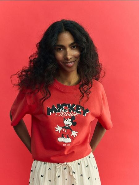 Dwuczęściowa piżama Mickey Mouse - czerwony. Czerwone piżamy damskie Reserved, l, bez wzorów, z bawełny, bez ramiączek. W wyprzedaży za 55.99 zł.