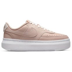 Buty do chodzenia damskie Nike Court Vision Alta. Czerwone buty sportowe na co dzień damskie Nike, bez wzorów, z materiału, trekkingowe, nike court. Za 559.00 zł.