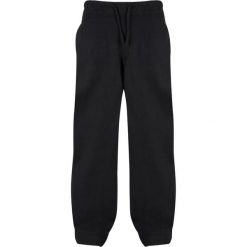 Spodnie Urban Classics. Czarne spodnie materiałowe męskie Urban Classics, bez wzorów, z bawełny. Za 229.00 zł.