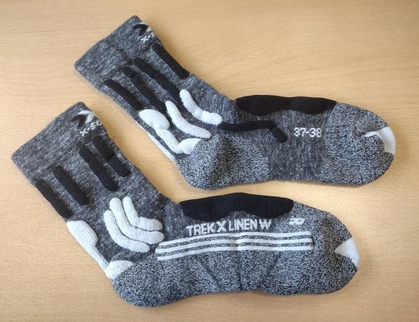 Skarpetki damskie X-Socks Trek X. Czarne skarpetki damskie SIDAS, bez wzorów, z materiału. Za 156.00 zł.