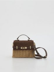Pleciona torebka handmade - brązowy. Brązowe torebki klasyczne damskie Reserved, bez wzorów, z materiału, bez dodatków. Za 139.99 zł.