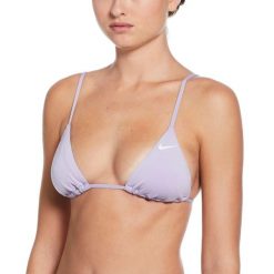 Góra od stroju pływackiego Nike Essential Triangle Bikini. Niebieskie bikini damskie Nike, bez wzorów. Za 89.99 zł.