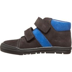Skórzane sneakersy w kolorze brązowo-niebieskim. Brązowe trampki i tenisówki chłopięce Richter, bez wzorów, ze skóry, z okrągłym noskiem, bez zapięcia. W wyprzedaży za 122.95 zł.