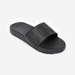 Klapki damskie Decathlon 550 Shiva. Czarne klapki damskie Decathlon, bez wzorów, z poliesteru, bez obcasa. Za 79.99 zł.