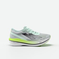 Buty do biegania męskie Kiprun Kipstorm Challenger. Zielone obuwie do biegania damskie KIPRUN. Za 599.99 zł.