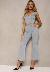 Jasnoniebieski Taliowany Jeansowy Kombinezon z Bawełny z Dzwonami z Guzikami i Imitacją Kieszeni Abnelia. Niebieskie kombinezony damskie Renee, m, bez wzorów, z bawełny, eleganckie, bez kołnierzyka, bez ramiączek. Za 149.99 zł.