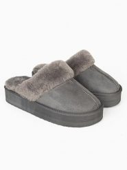 ISLAND BOOT Kapcie "Emesta" w kolorze szarym rozmiar: 37. Szare kapcie damskie Island Boot. Za 130.99 zł.