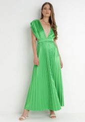 Zielona Sukienka Aedice. Zielone sukienki damskie Born2be, m, bez wzorów, eleganckie, bez kołnierzyka, bez ramiączek, maxi, rozkloszowane. W wyprzedaży za 119.99 zł.