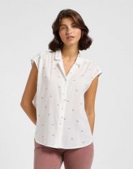 DAMSKA KOSZULA LEE CAP SLEEVE SHIRT GROVE FLORAL 112363630. Koszule damskie Lee, m, bez wzorów, bez kołnierzyka, bez ramiączek. Za 79.99 zł.