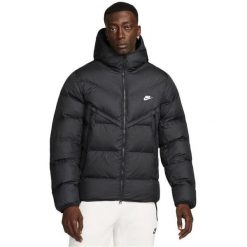 Kurtka Primaloft Storm-FIT Windrunner Rozmiar XXL Czarny - DR9605-010. Czarne kurtki męskie Nike, xl, bez wzorów, z materiału, bez kaptura. Za 789.35 zł.